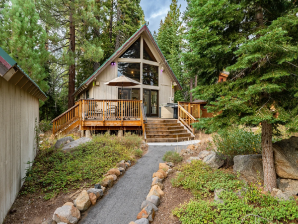 Modern Vacation Cabin in the Heart of Tahoe Donner