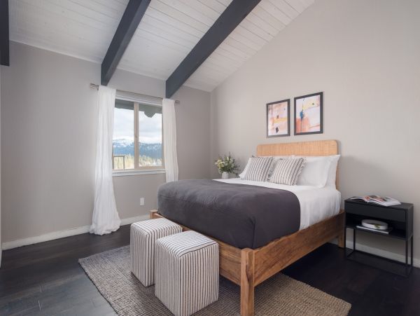Breathtaking Lakefront Tahoe Four Bedroom Vacation Home