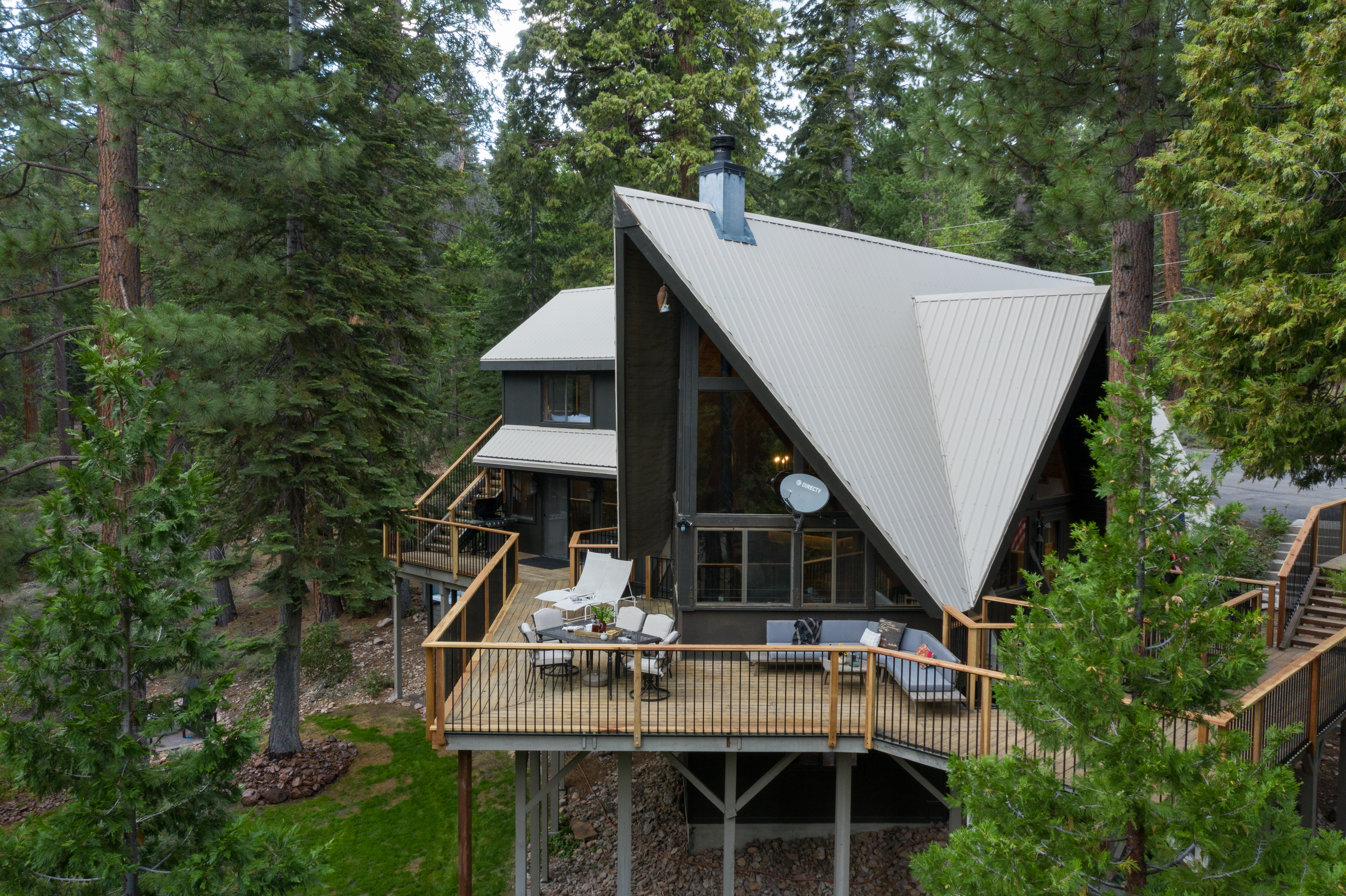 Lake Tahoe Stunning Vacation Rental 5 Bedrooms & Pool Table