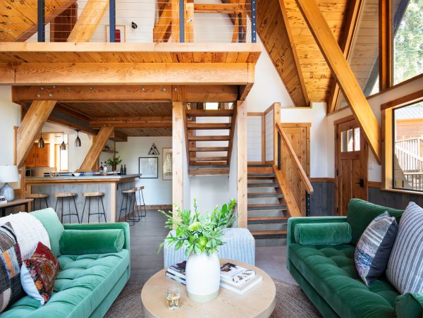 Lake Tahoe Stunning Vacation Rental 5 Bedrooms & Pool Table