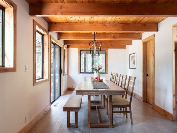 Lake Tahoe Stunning Vacation Rental 5 Bedrooms & Pool Table