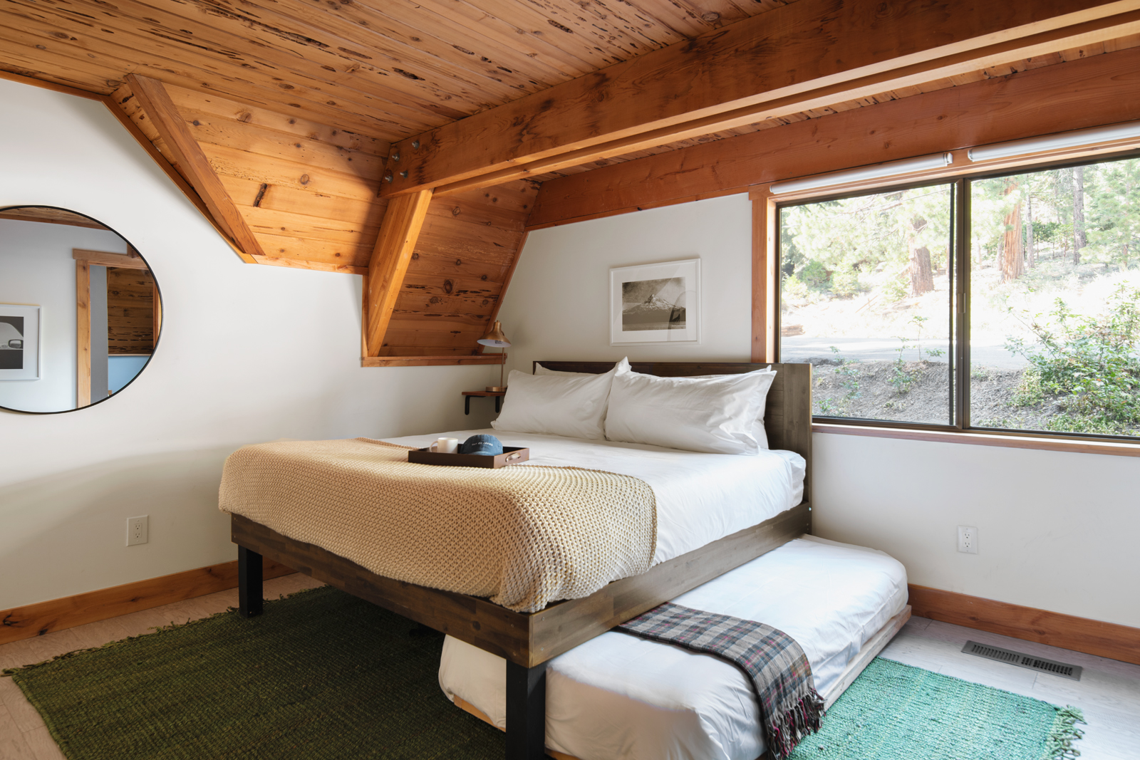 Lake Tahoe Stunning Vacation Rental 5 Bedrooms & Pool Table