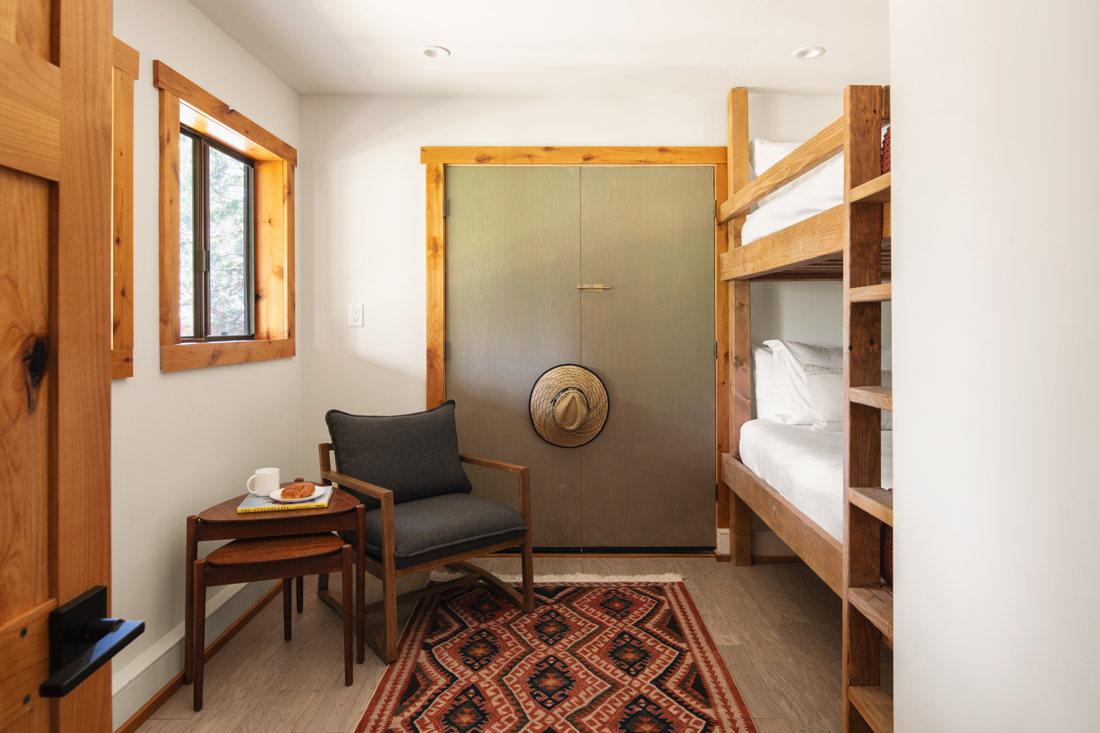 Lake Tahoe Stunning Vacation Rental 5 Bedrooms & Pool Table