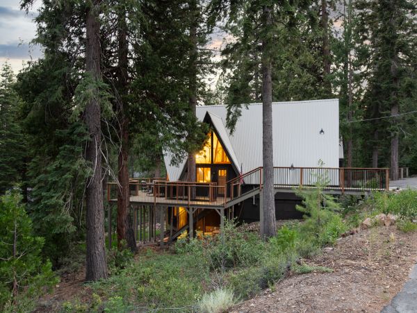 Lake Tahoe Stunning Vacation Rental 5 Bedrooms & Pool Table