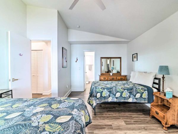 Clearwater Vacation Home Four Bedrooms Bay Views Sleeps 8