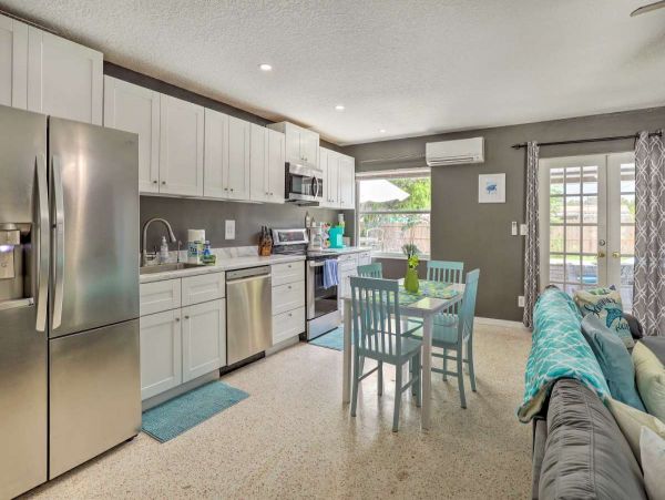 Clearwater Vacation Home Two Bedrooms Private Pool