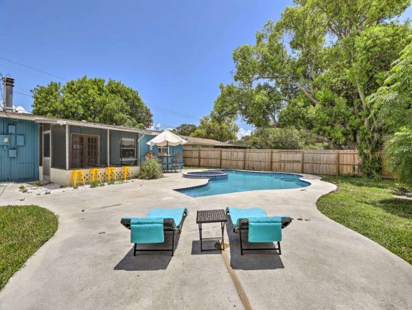 Clearwater Vacation Home Two Bedrooms Private Pool