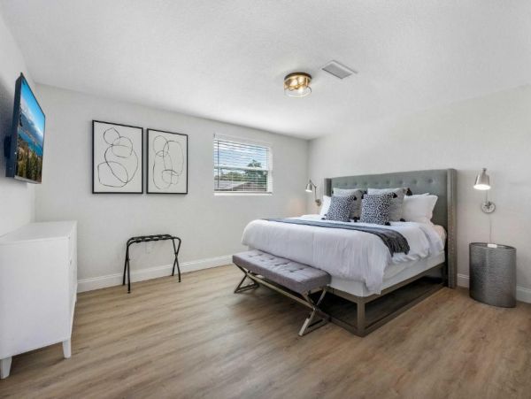 Clearwater Vacation Home Five Bedroom