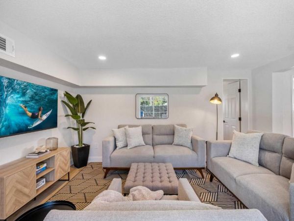 Clearwater Vacation Home Five Bedroom