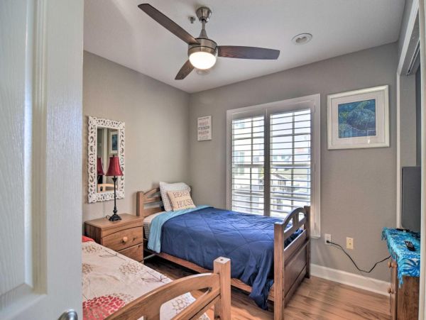 Short Walk to Beach Four Bedroom Townhome in Clearwater Beach