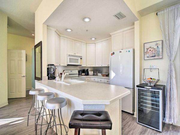 Clearwater 4 Bedroom Condo Sleeps 9 Guests