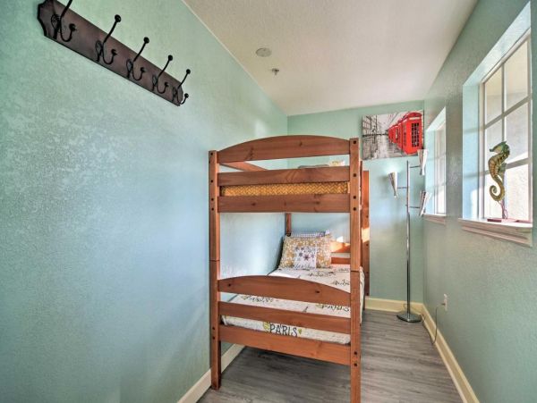 Clearwater 4 Bedroom Condo Sleeps 9 Guests