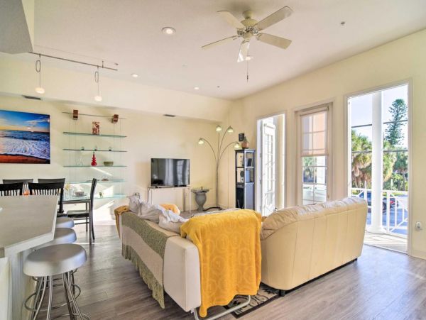 Clearwater 4 Bedroom Condo Sleeps 9 Guests