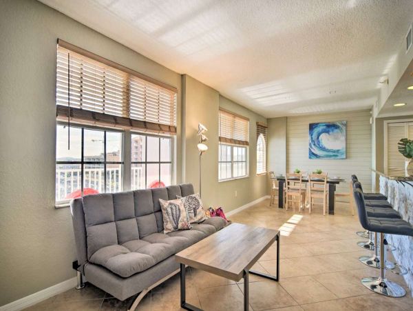 Clearwater 3 Bedroom Condo Half Mile to Beach