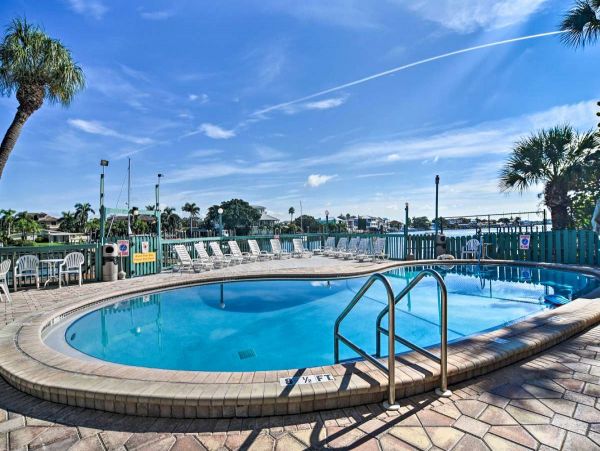 Clearwater 3 Bedroom Condo Half Mile to Beach