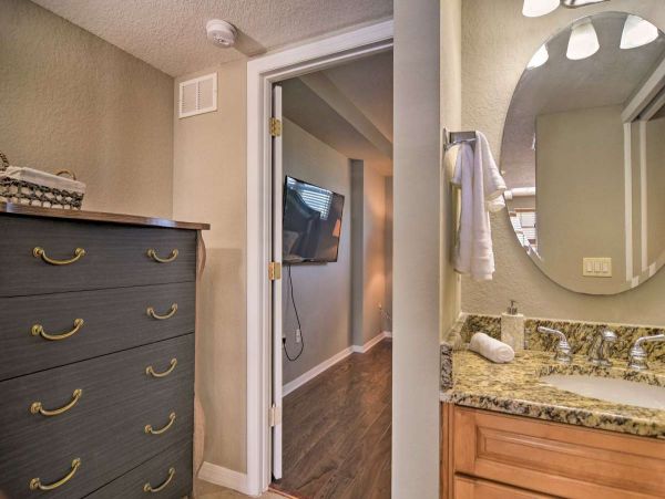 Clearwater 3 Bedroom Condo Half Mile to Beach