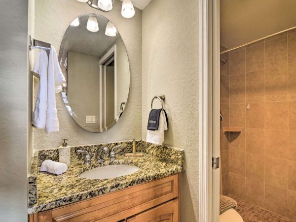 Clearwater 3 Bedroom Condo Half Mile to Beach