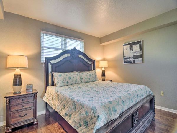 Clearwater 3 Bedroom Condo Half Mile to Beach