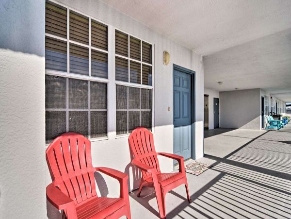 Clearwater 3 Bedroom Condo Half Mile to Beach