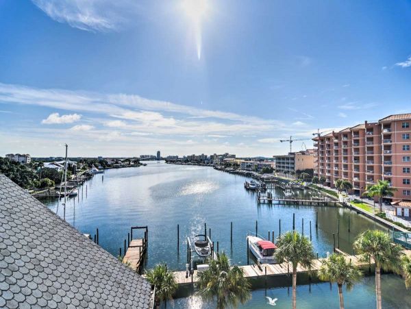 Clearwater 3 Bedroom Condo Half Mile to Beach