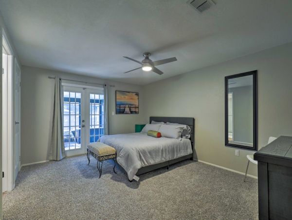 Clearwater Vacation Pool Home - Three Bedrooms - Sleeps 12 Guests