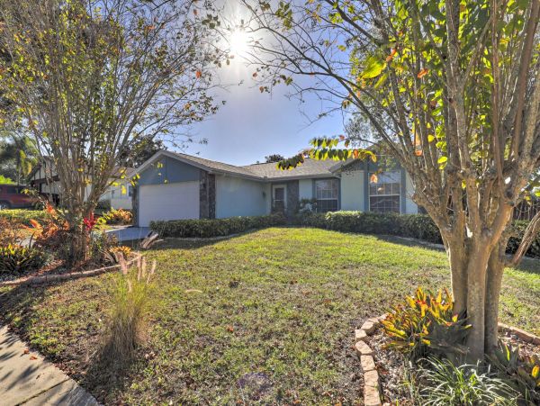 Clearwater Vacation Pool Home - Three Bedrooms - Sleeps 12 Guests