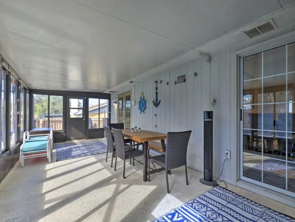 Clearwater Vacation Pool Home - Three Bedrooms - Sleeps 12 Guests