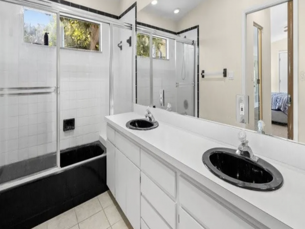 Clearwater Vacation Pool Home - Three Bedrooms - Sleeps 12 Guests