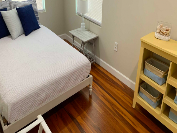 Vibrant 2 bedroom Dunedin Getaway
