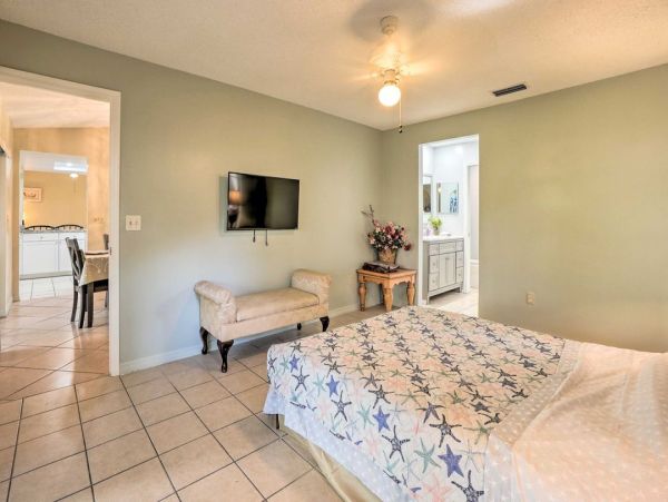 Relaxing Retreat Near Safety Harbour and Clearwater Beach