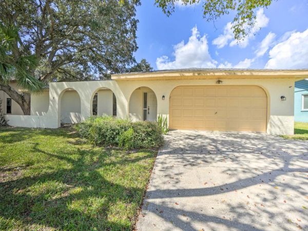 Relaxing Retreat Near Safety Harbour and Clearwater Beach