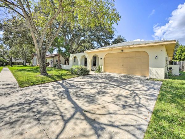 Relaxing Retreat Near Safety Harbour and Clearwater Beach