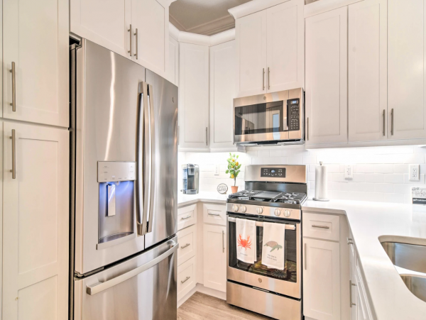 Dunedin Villa. Mile from the coast walkable to restaurants