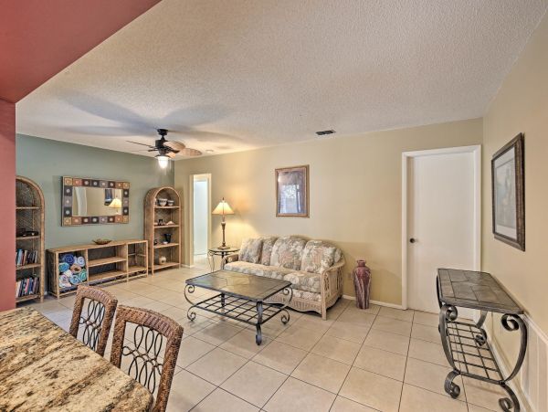 Palm Harbor Short Drive to Beach Vacation Home
