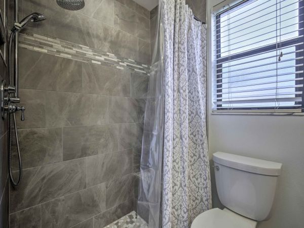 Palm Harbor Short Drive to Beach Vacation Home