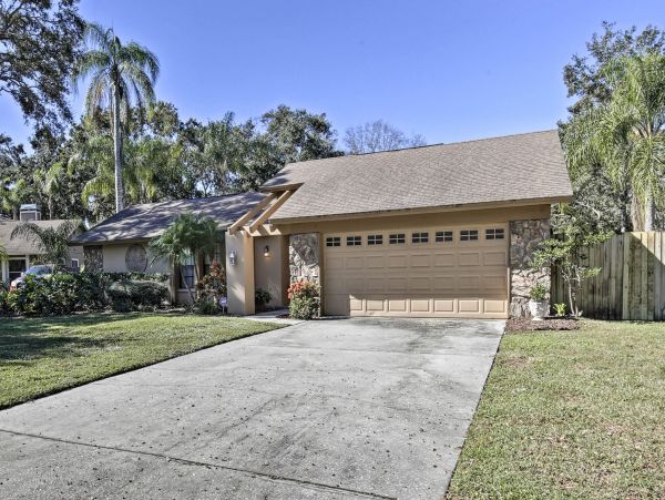 Palm Harbor Short Drive to Beach Vacation Home