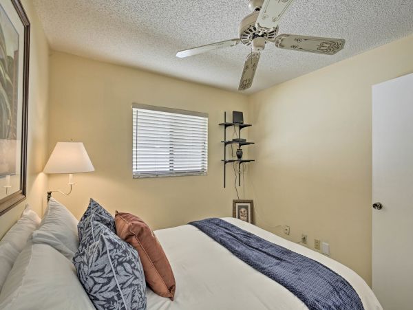 Palm Harbor Short Drive to Beach Vacation Home