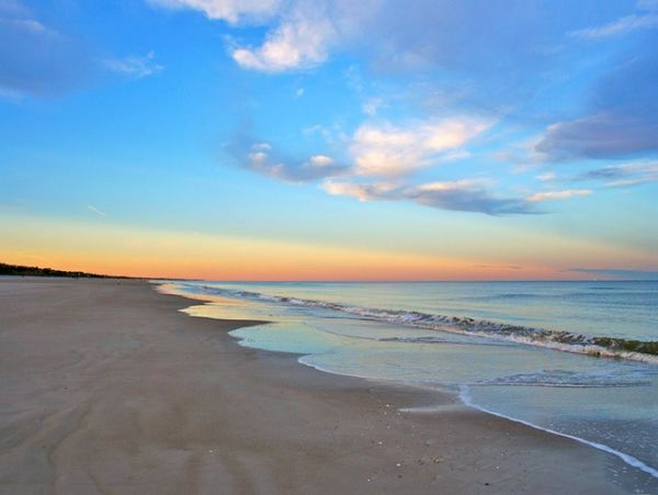 Comfortable Six Bedroom Cottage in Jacksonville Beach