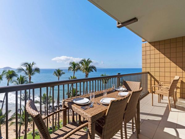 Spectacular Maui Vacation Condo with Amazing Views Sleeps 6