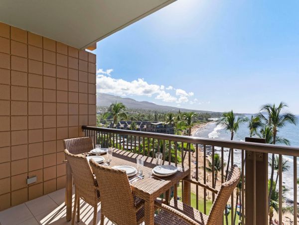 Spectacular Maui Vacation Condo with Amazing Views Sleeps 6