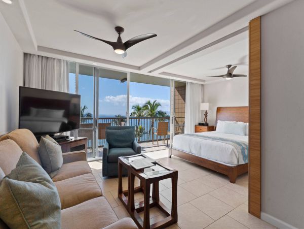 Spectacular Maui Vacation Condo with Amazing Views Sleeps 6