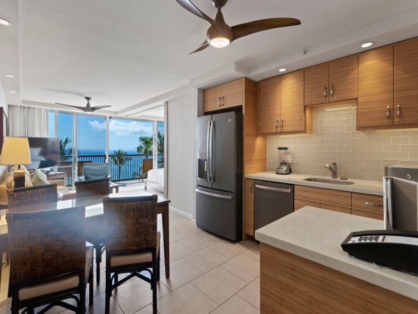 Spectacular Maui Vacation Condo with Amazing Views Sleeps 6