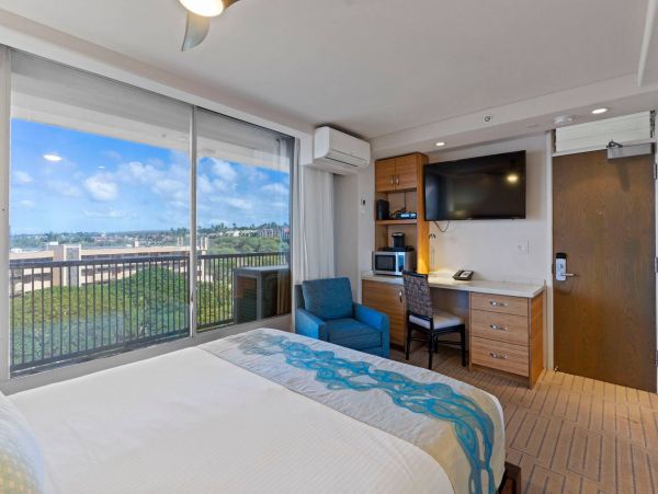 Spectacular Maui Vacation Condo with Amazing Views Sleeps 6