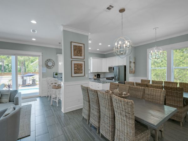 Luxurious 9 Bedroom Retreat with Private Pool Near Seaside and Seagrove Beach