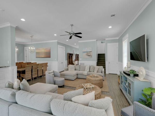 Luxurious 9 Bedroom Retreat with Private Pool Near Seaside and Seagrove Beach