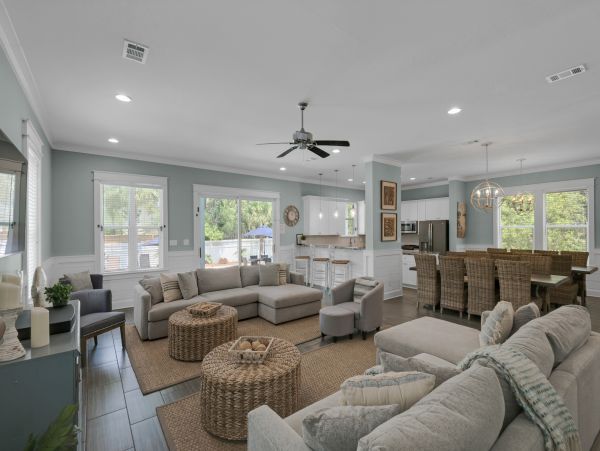 Luxurious 9 Bedroom Retreat with Private Pool Near Seaside and Seagrove Beach
