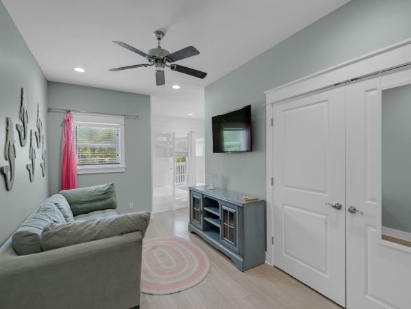 Luxurious 9 Bedroom Retreat with Private Pool Near Seaside and Seagrove Beach