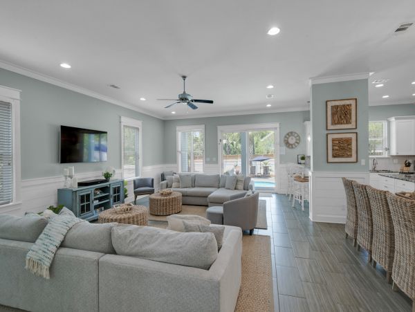 Luxurious 9 Bedroom Retreat with Private Pool Near Seaside and Seagrove Beach