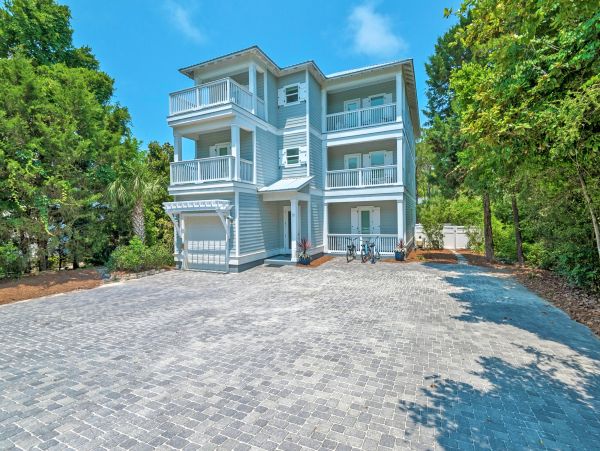 Luxurious 9 Bedroom Retreat with Private Pool Near Seaside and Seagrove Beach