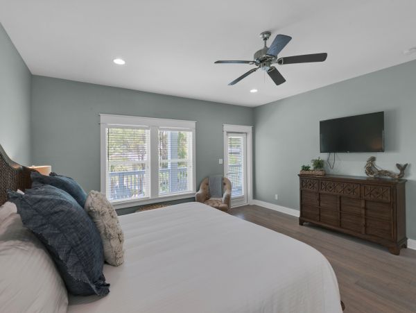 Luxurious 9 Bedroom Retreat with Private Pool Near Seaside and Seagrove Beach